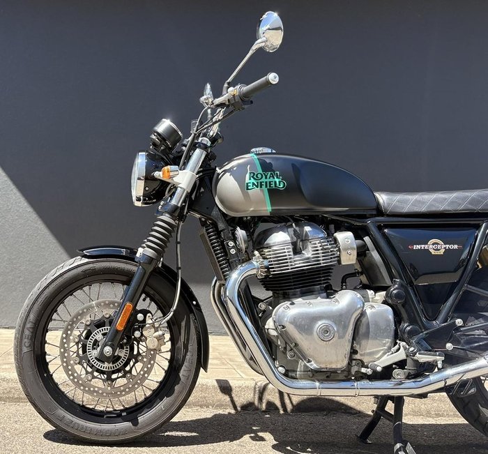 2022 Royal Enfield Interceptor 650 Custom 650 Twin Black
