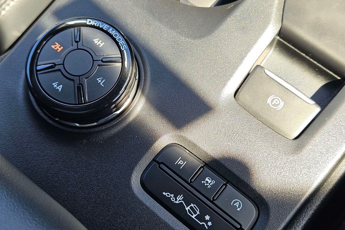 2024 Ford Everest Platinum