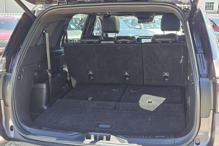 2024 Ford Everest Platinum