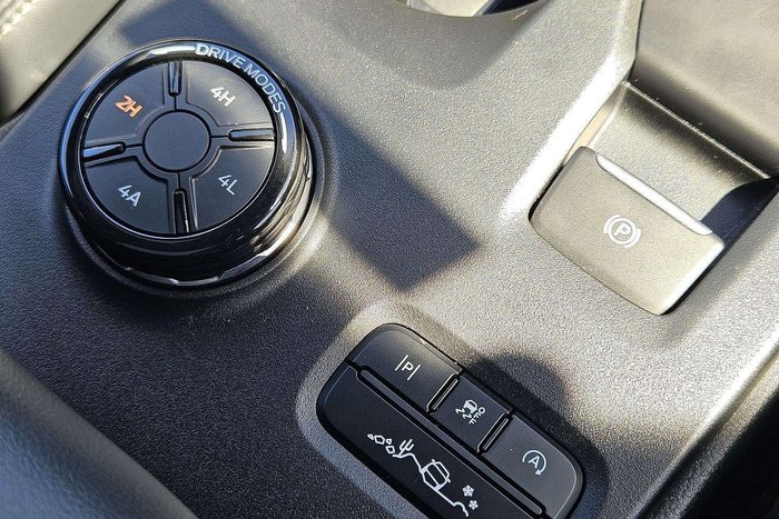 2024 Ford Everest Platinum