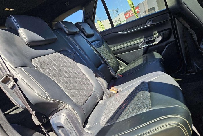 2024 Ford Everest Platinum