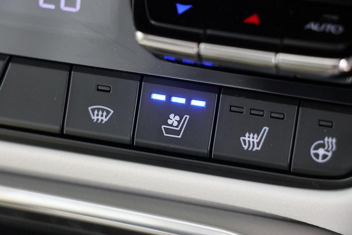 2025 Mazda CX-60 P50e Azami