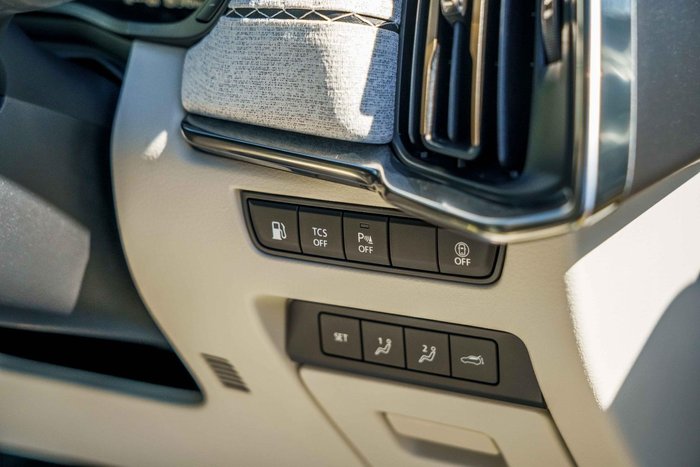 2025 Mazda CX-60 P50e Azami