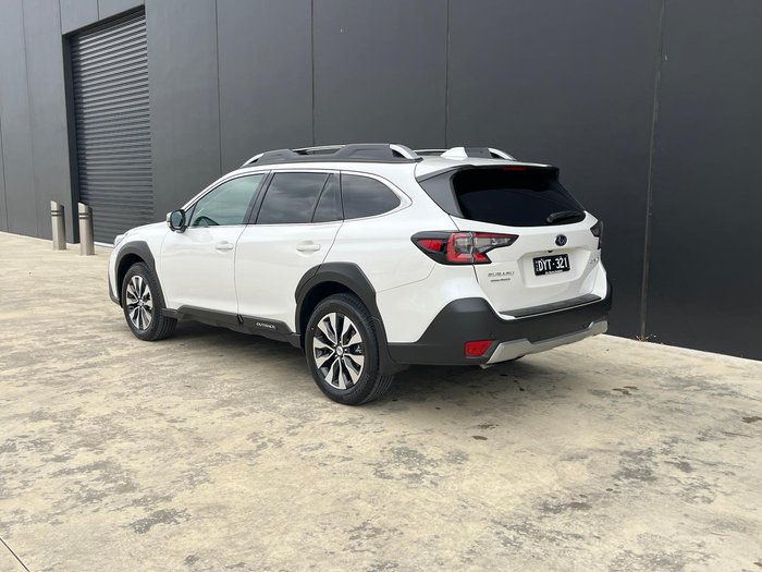 2025 Subaru Outback AWD Touring