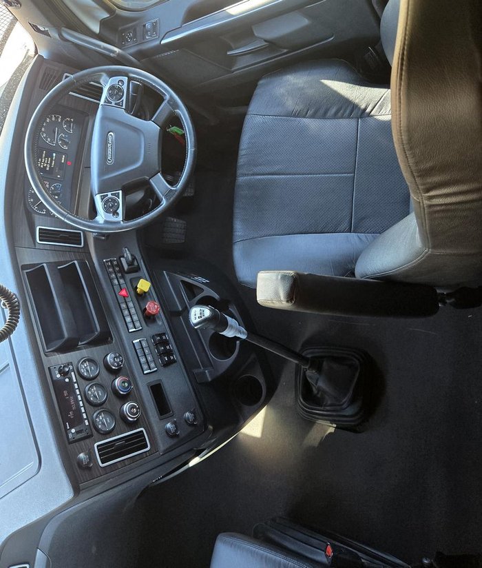 2021 Freightliner Cascadia WHITE