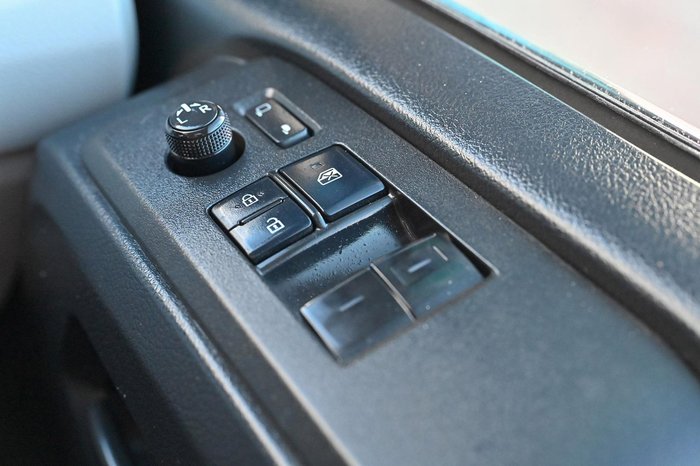 2019 Toyota Hiace Commuter GDH322R French Vanilla