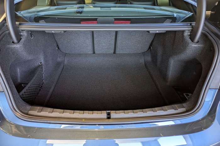 2025 BMW 3 Series 330i M Sport