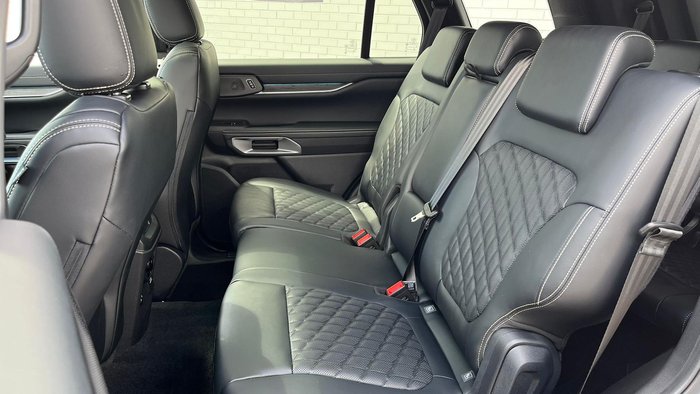 2025 Ford Everest Platinum