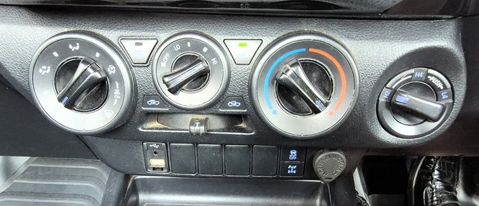 2021 Toyota Hilux SR