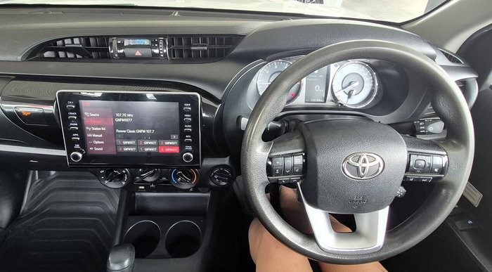 2021 Toyota Hilux SR