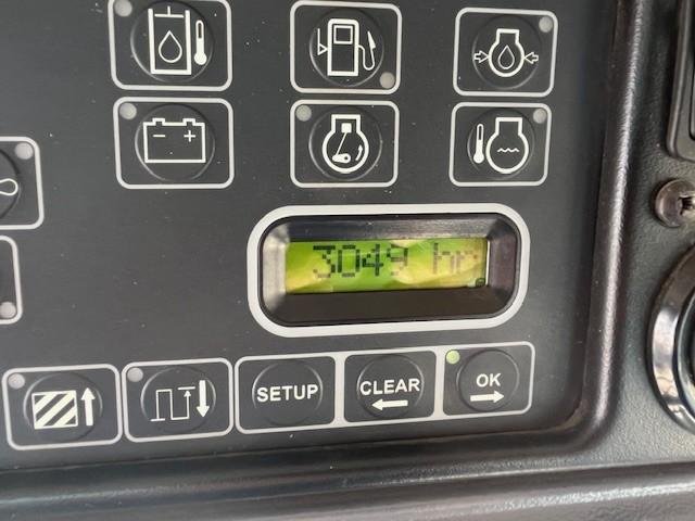 2013 Gleaner S77 Harvester & 40' Dynaflex 9250 Front