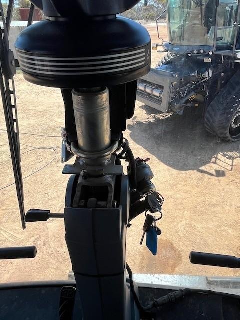 2013 Gleaner S77 Harvester & 40' Dynaflex 9250 Front