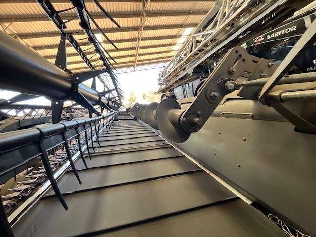 2013 Gleaner S77 Harvester & 40' Dynaflex 9250 Front