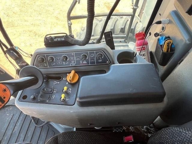 2013 Gleaner S77 Harvester & 40' Dynaflex 9250 Front