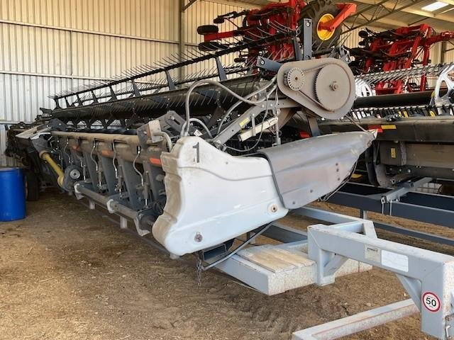 2013 Gleaner S77 Harvester & 40' Dynaflex 9250 Front