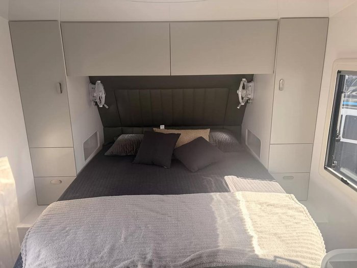 2026 Crusader My25 Crusader Musketeer Palace