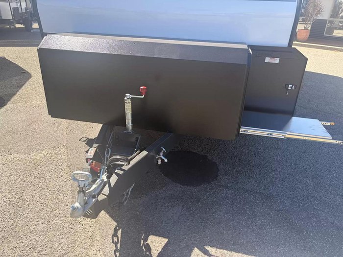 2026 Crusader My25 Crusader Musketeer Palace