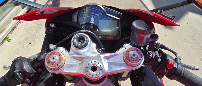 2014 APRILIA RSV4 FACTORY RED