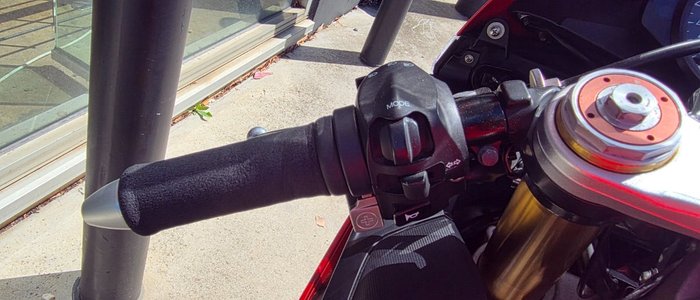 2014 APRILIA RSV4 FACTORY RED