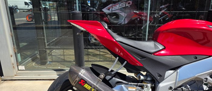 2014 APRILIA RSV4 FACTORY RED