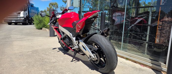 2014 APRILIA RSV4 FACTORY RED