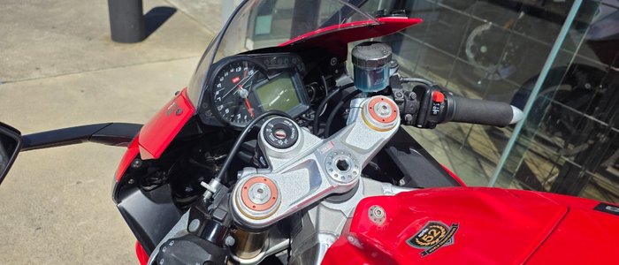 2014 APRILIA RSV4 FACTORY RED