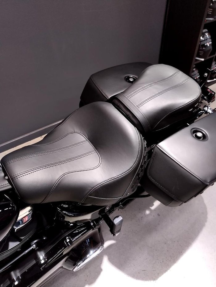 2025 Harley-Davidson Heritage Classic 117 (FLHC) Softail Black