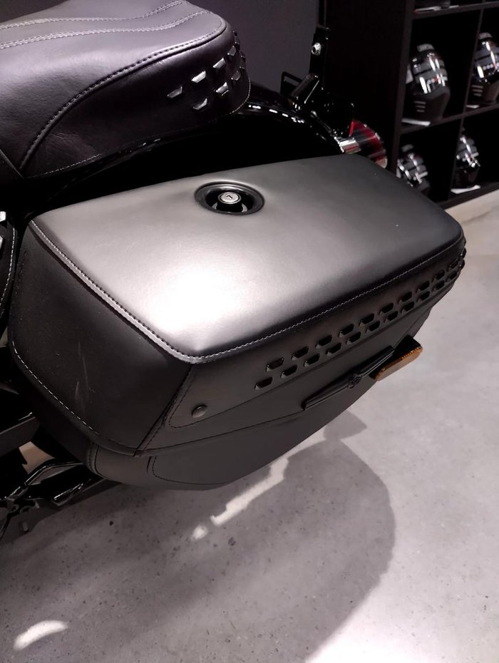 2025 Harley-Davidson Heritage Classic 117 (FLHC) Softail Black