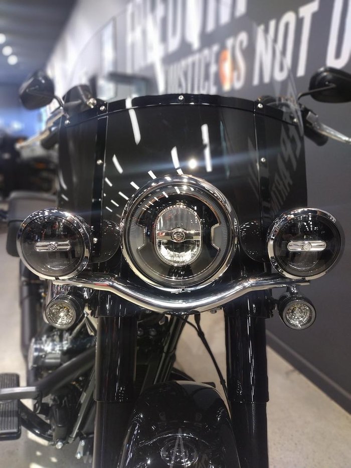 2025 Harley-Davidson Heritage Classic 117 (FLHC) Softail Black