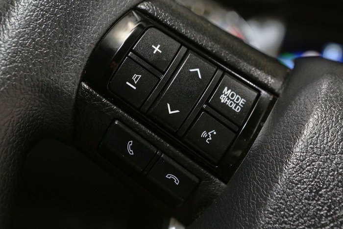 2025 Toyota Hilux SR