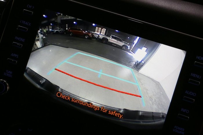 2025 Toyota Hilux SR