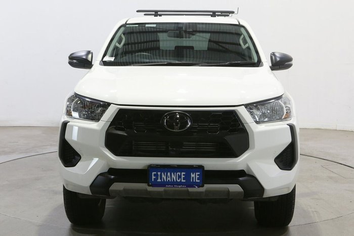 2025 Toyota Hilux SR