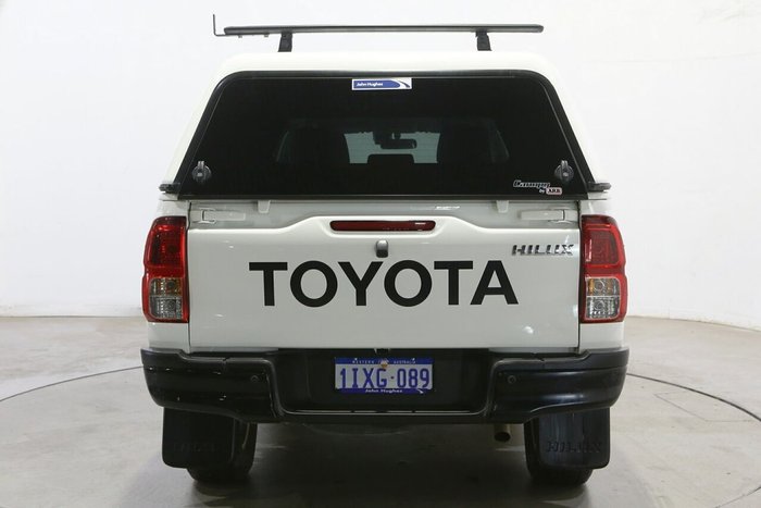 2025 Toyota Hilux SR
