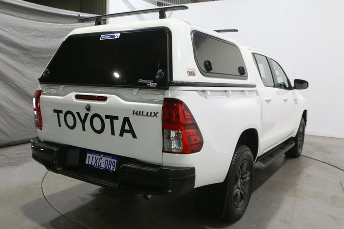 2025 Toyota Hilux SR