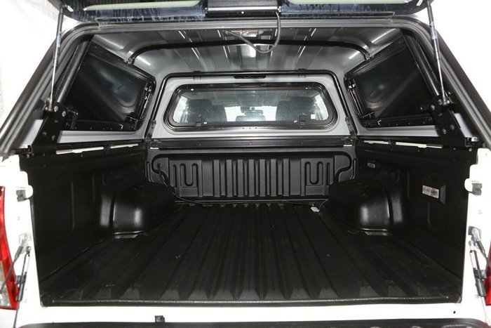 2025 Toyota Hilux SR