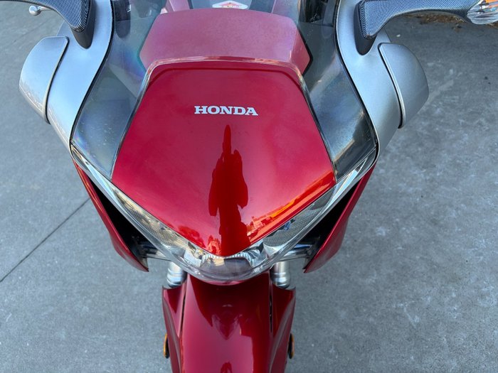 2010 Honda VFR1200F Red