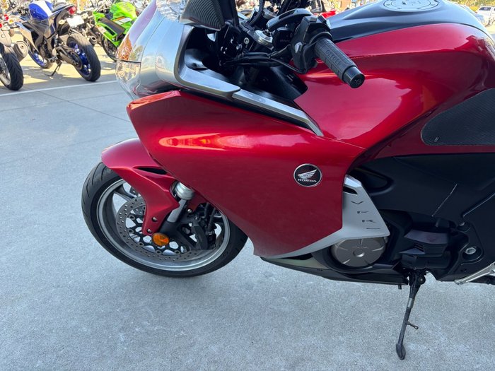 2010 Honda VFR1200F Red