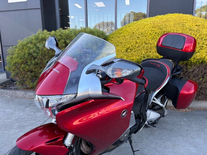 2010 Honda VFR1200F Red