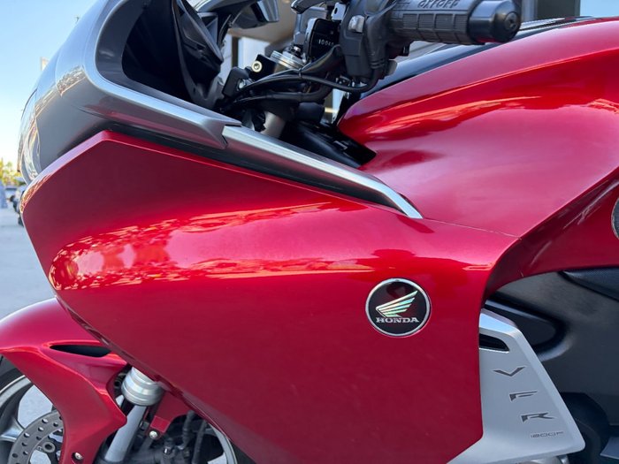 2010 Honda VFR1200F Red