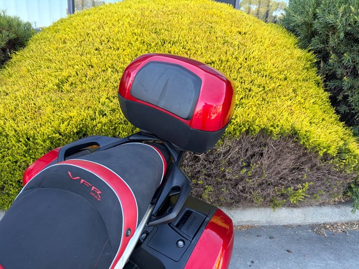 2010 Honda VFR1200F Red