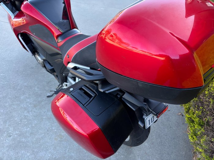 2010 Honda VFR1200F Red