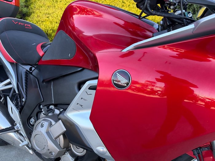 2010 Honda VFR1200F Red