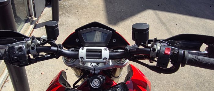 2007 DUCATI HYPERMOTARD 1100 RED