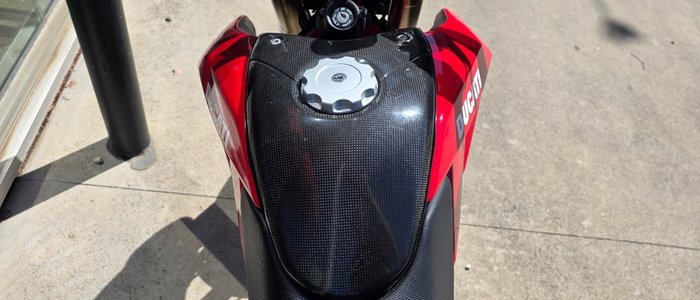 2007 DUCATI HYPERMOTARD 1100 RED