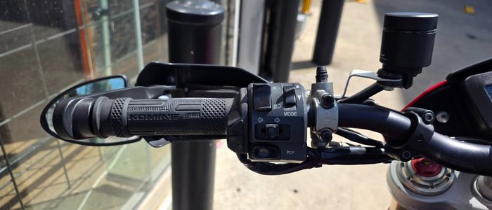 2007 DUCATI HYPERMOTARD 1100 RED