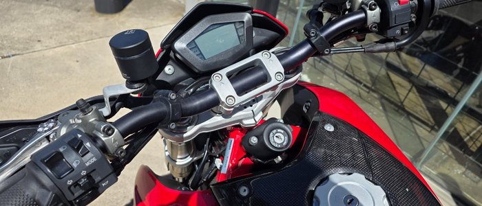 2007 DUCATI HYPERMOTARD 1100 RED