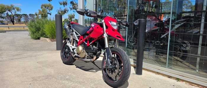 2007 DUCATI HYPERMOTARD 1100 RED