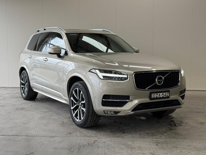 2018 Volvo XC90 T6 Momentum