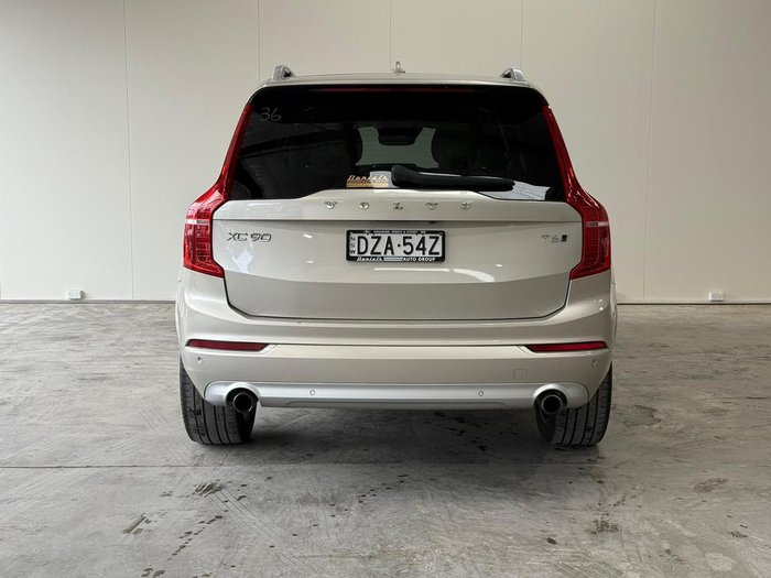 2018 Volvo XC90 T6 Momentum