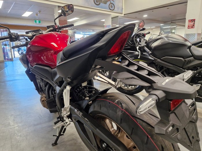 2024 Honda CB650R RED